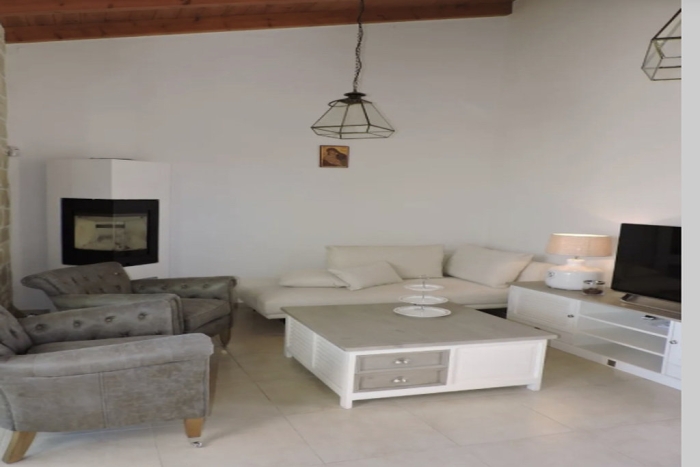 7livingroom.jpg