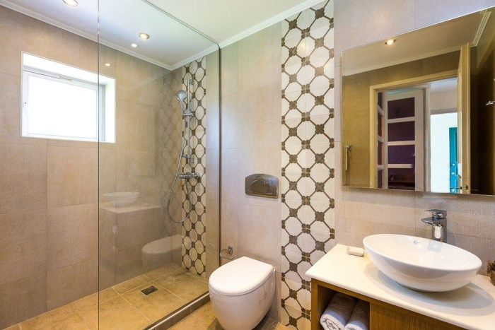 bathroom1.jpg