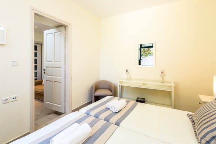 bedroom1.jpg