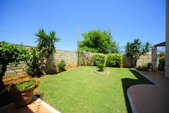 garden1.jpg