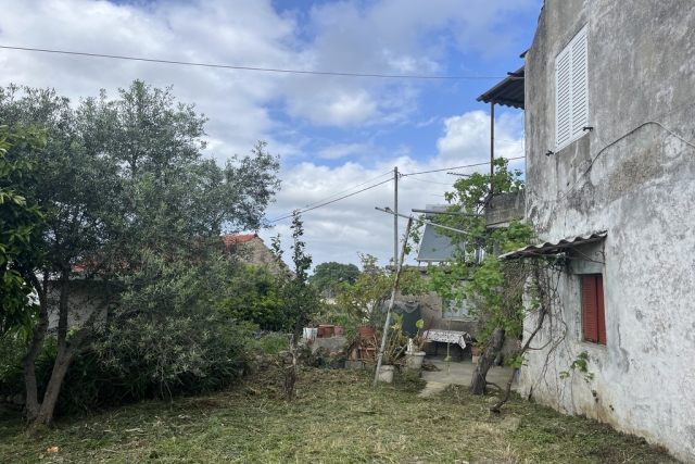 gardenfront.jpg