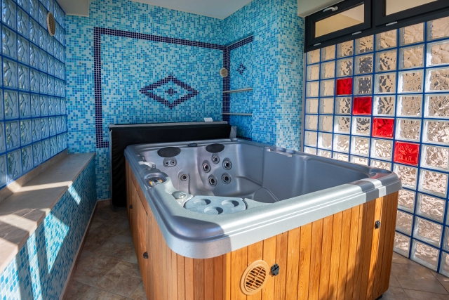 jacuzzi2.jpg