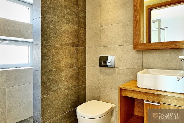 web_22.bathroom.jpg