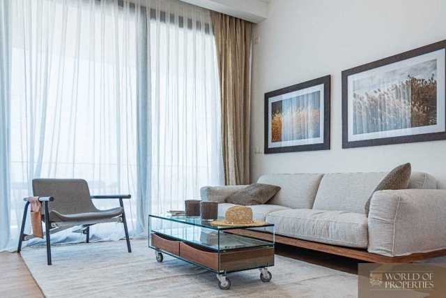 web_amlivingroom1.jpg