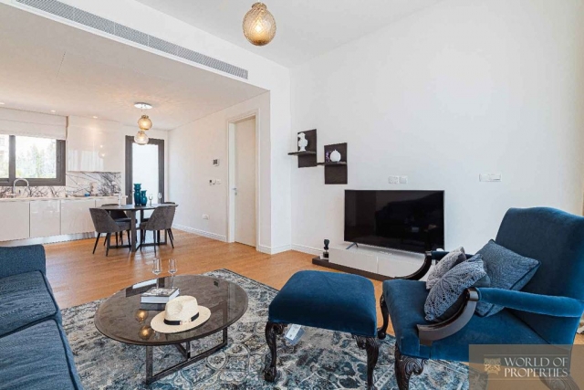 web_amlivingroom2.jpg