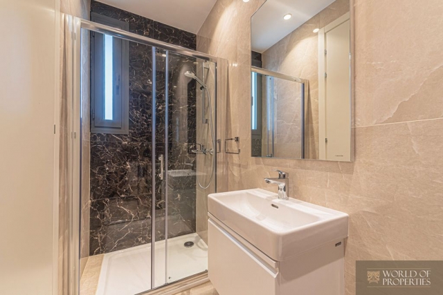 web_gvbathroom2.jpg